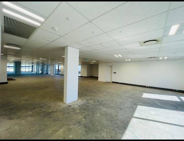 581M² OFFICE TO LET IN VORNA VALLEY